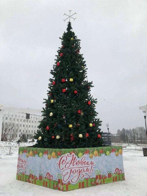 🎄Совсем скоро главная городская ёлка засияет огнями и соберет вокруг себя больших и маленьких любителей зимних праздников.