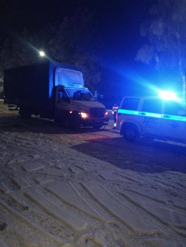 В Горномарийском районе сотрудники Госавтоинспекции оказали помощь водителю грузового автомобиля, оказавшемуся в сложной ситуации.