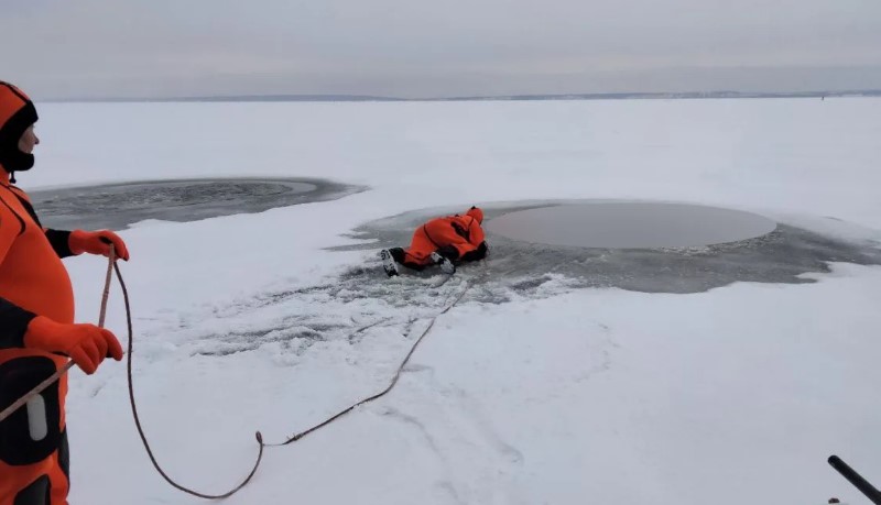 На Волге в Килемарском районе произошла трагедия — пенсионер провалился под лёд и погиб