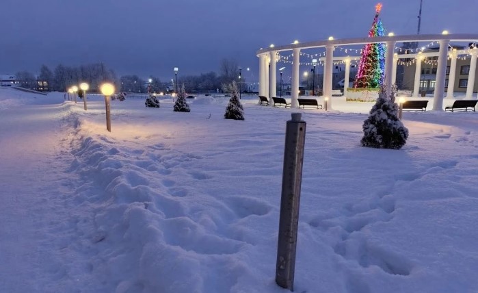 В Козьмодемьянске юные вандалы разбили новые фонари в техносквере «Сияние»