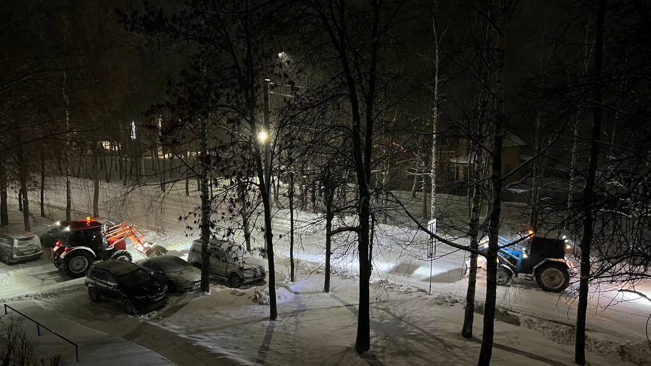 Снегоуборочная техника в Козьмодемьянске приступила к расчистке дорог. Снег с дождём в Марий Эл продлятся ещё сутки!