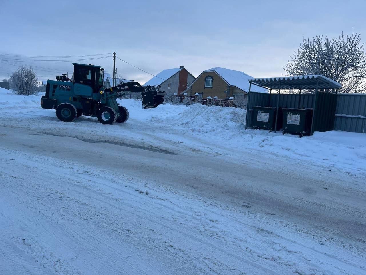 ООО "Благострой-Н" осуществляет расчистку подъездов к контейнерным площадкам. Эта, казалось бы, простая задача является критически важной для поддержания чистоты и порядка в городе. Беспрепятственный подъезд к мусорным контейнерам напрямую влияе