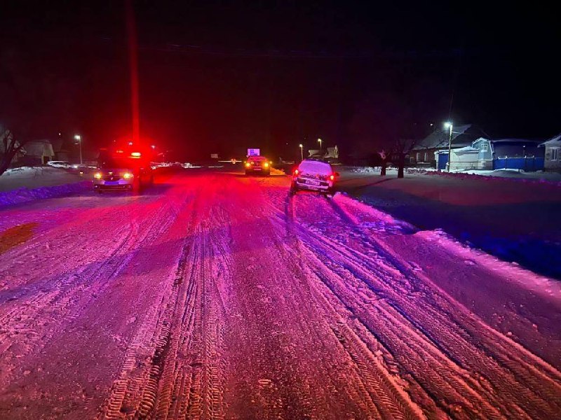 10 декабря около 19 часов на 4 км автодороги Картуково - Микряково - Васильсурск произошел наезд автомашины Opel Astra под управлением 35-летнего водителя на 53-летнего пешехода. В результате ДТП пешеход с травмами доставлен в больницу. Обстоятельства про