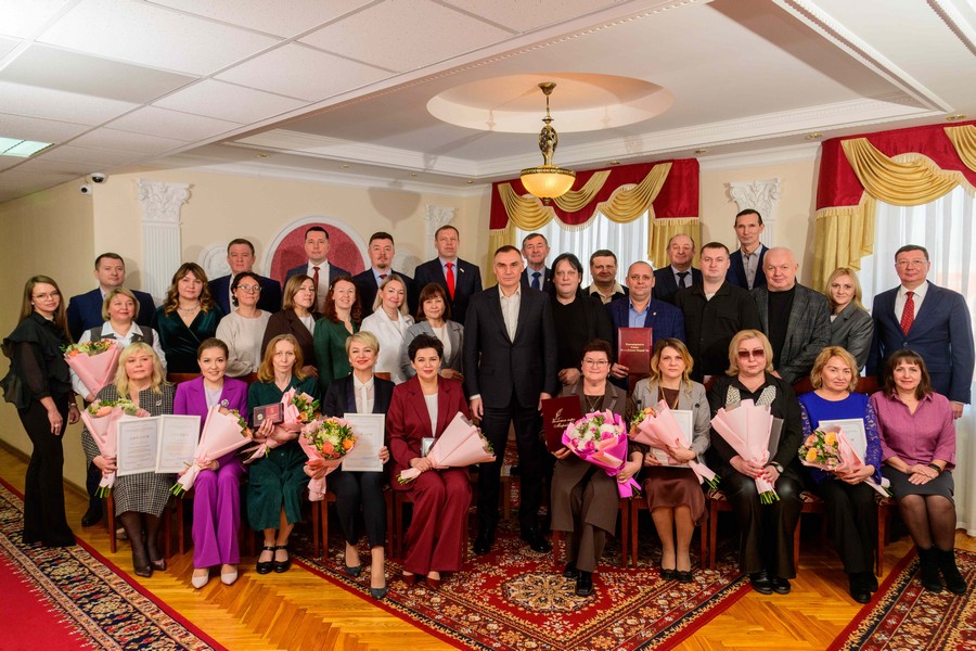 Глава Марий Эл отметил наградами журналистов республики в честь Дня российской печати