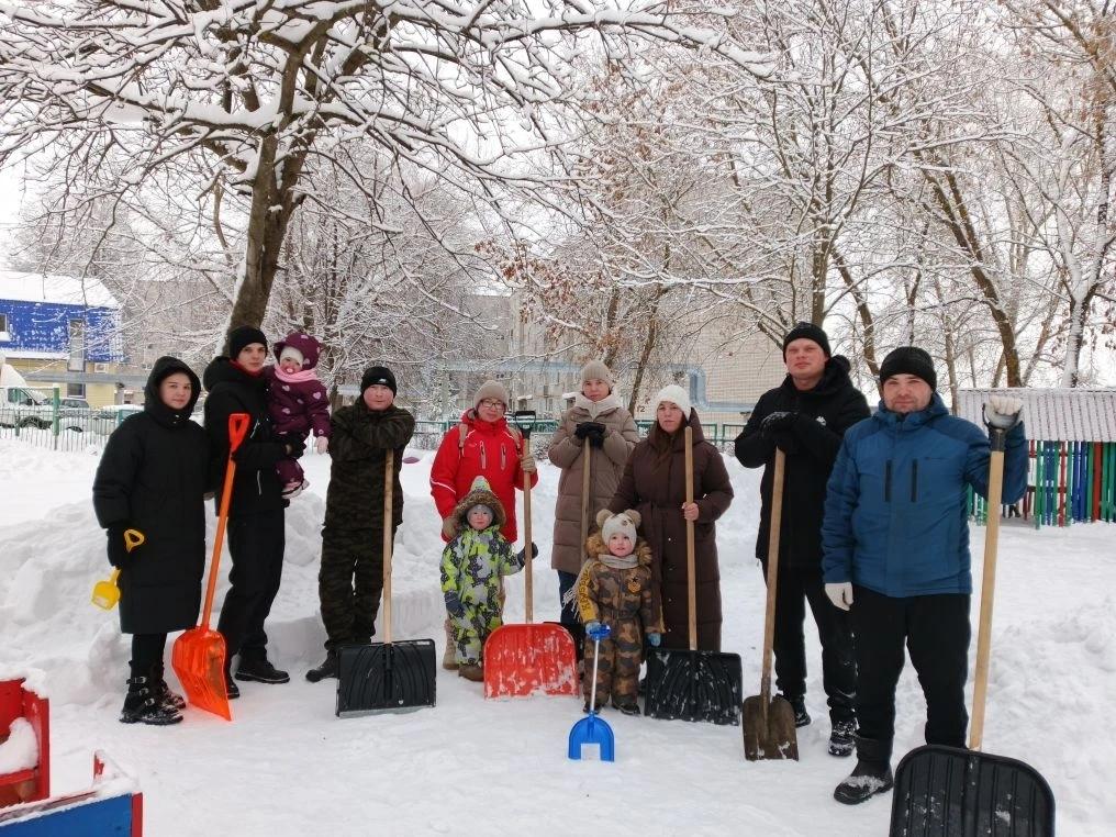 Лопата в подъезде, на работе или как жители и управляющие компании Козьмодемьянска объединяются против снегопадов!