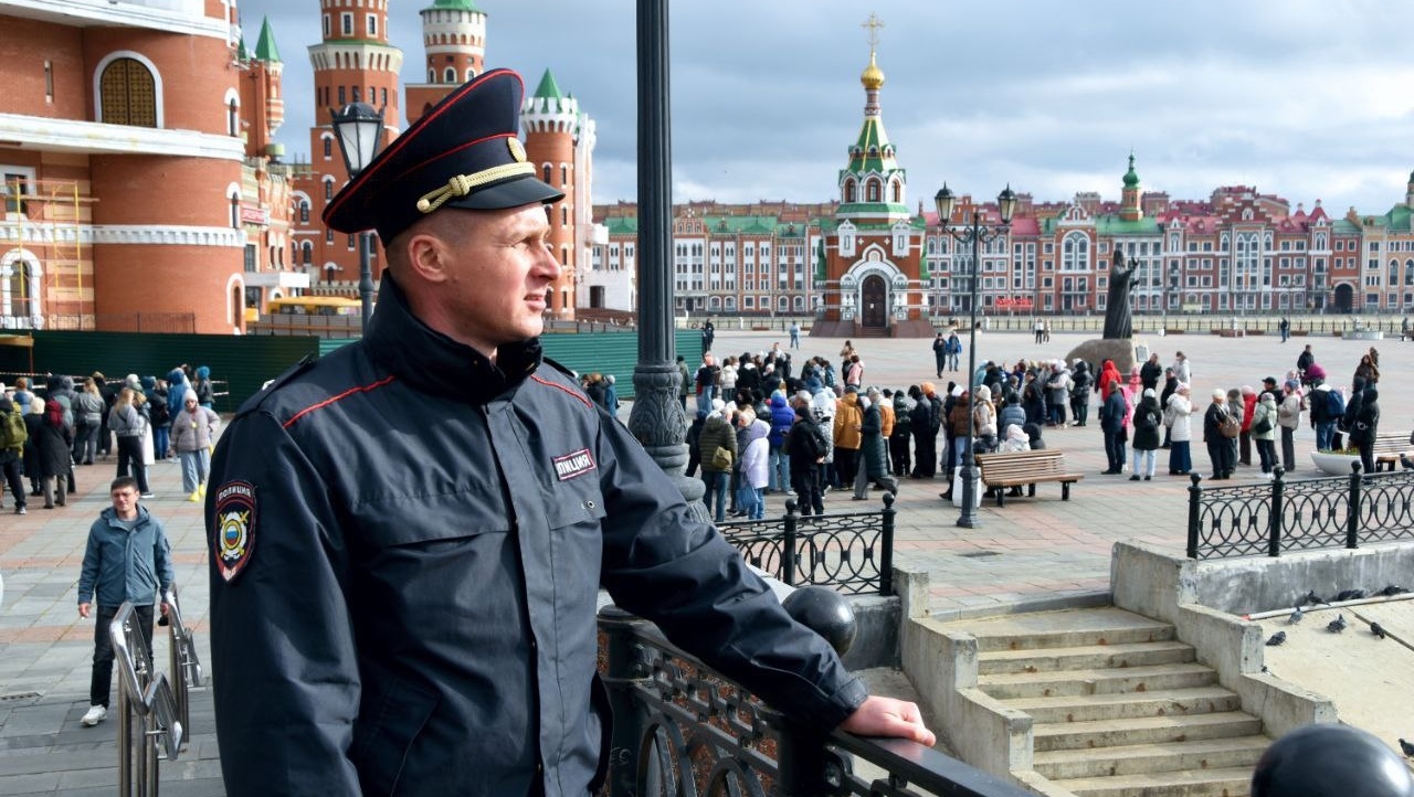 В Марий Эл с праздником поздравляют сотрудников ОВД