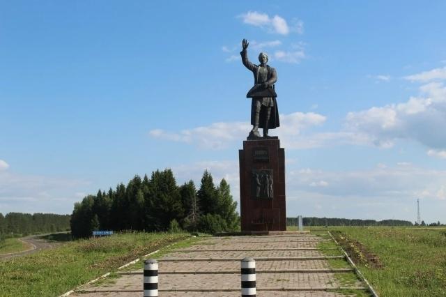 🚧 Перекресток у памятника легендарному князю отремонтируют в Горномарийском районе
