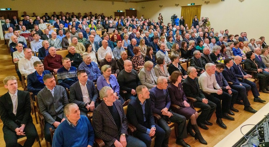 Лучшим специалистам отрасли бытового обслуживания и ЖКХ Марий Эл вручены награды