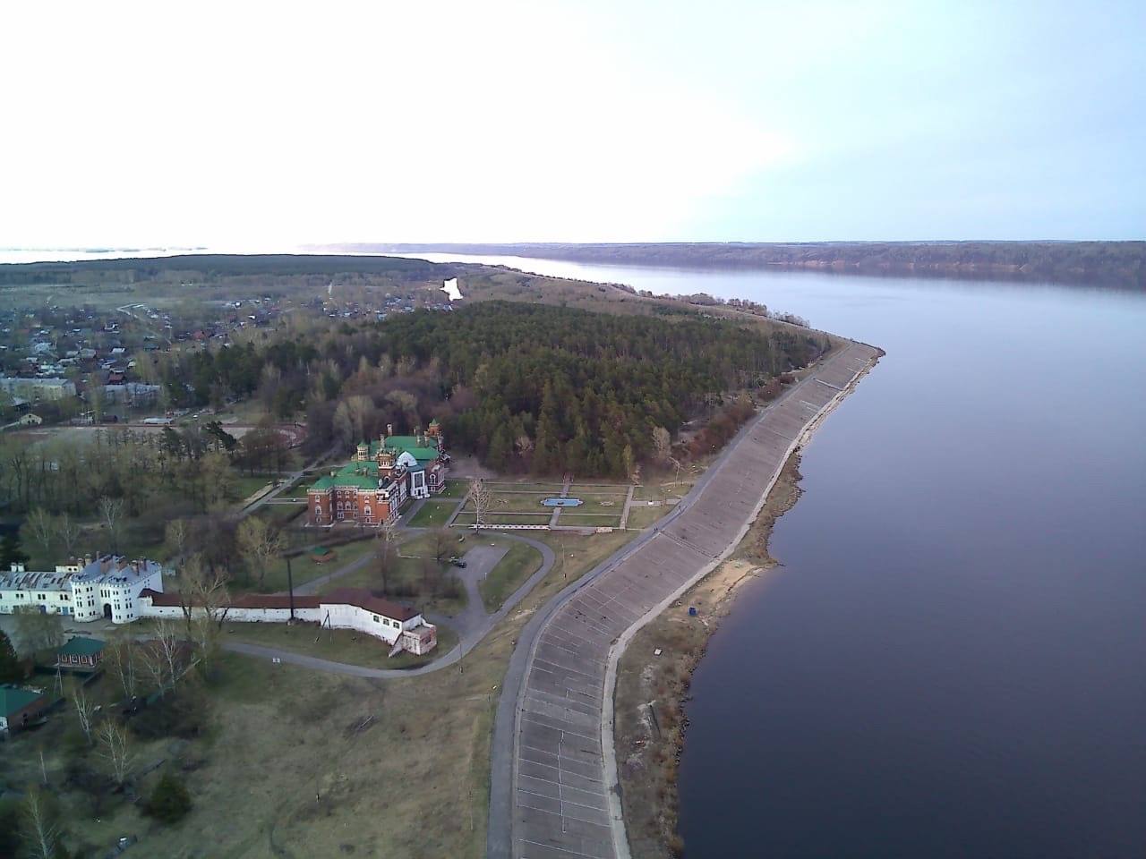 ⛴️ Паромная переправа Юрино-Сумки, соединяющая волжские берега, 18 ноября закончила свою работу в рамках навигации 2025 года.