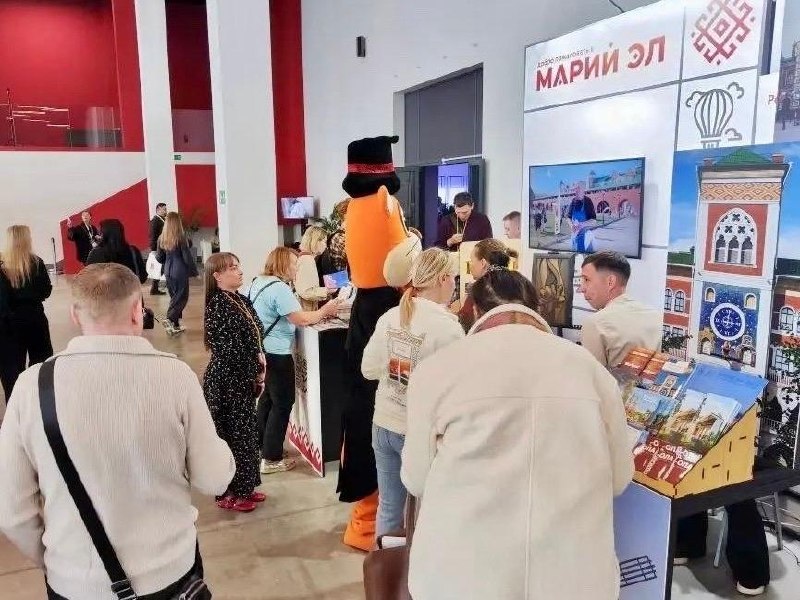 Сотрудники музея Дом морёного дуба г.Козьмодемьянска в составе делегации Республики Марий Эл участвуют в 21-й Международной туристической выставке «Интурмаркет»