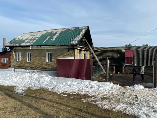 8 апреля пожар произошел в деревне Пикузино Горномарийского района. Объектом возгорания стал 1- квартирный жилой дом.