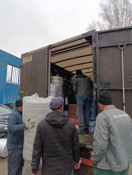 Три тонны гуманитарного груза доставлены из Козмодемянска в Луганскую Народную Республику.