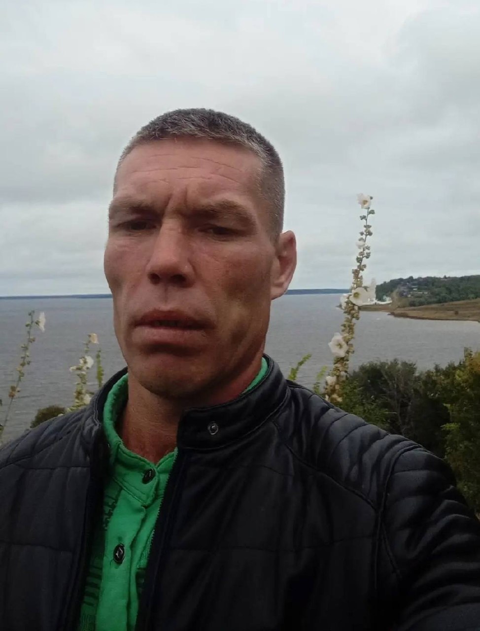 С прискорбием сообщаем, что в ходе исполнения обязанностей военной службы в зоне проведения специальной военной операции 6 декабря 2025 года погиб житель Горномарийского района Андрей Николаевич Лешканов.