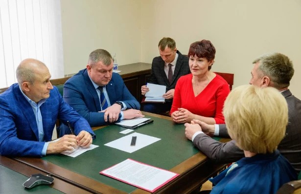 В Козьмодемьянске отремонтируют дорогу, а в Куженере оборудуют освещением путь к детсаду