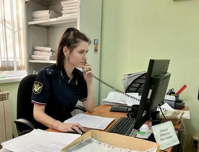 После принятых судебным приставом мер неплательщица погасила долг