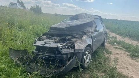21 июля около 12 часов в Горномарийском районе на 1 км автодороги Кузнецово - Юлъялы 38-летний водитель Lada Vesta, как установлено предварительно, не выбрал безопасную скорость, не справился с управлением и совершил съезд с дороги с последующим опрокидыв