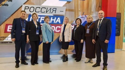 Глава города принимает участие в форум-выставке муниципальных практик «БОЛЬШИЕ РЕШЕНИЯ МАЛОЙ РОДИНЫ», которая проходит в гостеприимной Мастерской управления  «Сенеж» Президентской платформы «Россия — страна возможностей». 