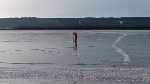 Специалисты Марийской аварийно-спасательной службы провели первые замеры льда на водоемах Марий Эл.