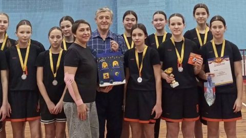 Товарищескую встречу провели баскетболистки из Марий Эл и Чувашии. Предновогодний мини-турнир среди юниорок (до 18 лет), посвященный также Международному дню баскетбола, прошёл в Чебоксарах.