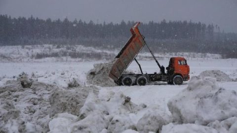 ПОЧЕМУ НЕ ВЫВОЗЯТ СНЕГ С УЛИЦ ГОРОДА?