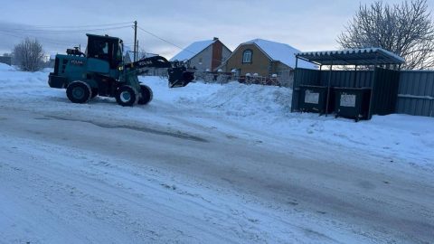 ООО "Благострой-Н" осуществляет расчистку подъездов к контейнерным площадкам. Эта, казалось бы, простая задача является критически важной для поддержания чистоты и порядка в городе. Беспрепятственный подъезд к мусорным контейнерам напрямую влияе
