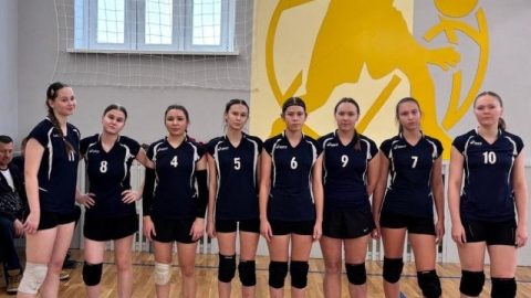 🏐Девушки из Козьмодемьянска стали призёрами новогоднего турнира по волейболу в Чувашии.