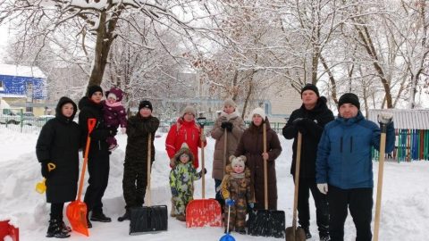 Лопата в подъезде, на работе или как жители и управляющие компании Козьмодемьянска объединяются против снегопадов!