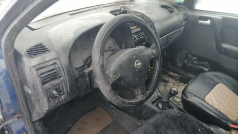 В Козьмодемьянске пожарные потушили горящую иномарку