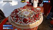 Из 500 блинов и 40 килограммов крема сделали торт на Масленицу в Марий Эл