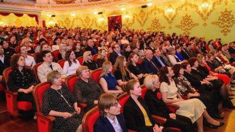 Работникам культуры Марий Эл заслуженные награды вручил Юрий Зайцев