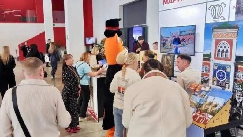 Сотрудники музея Дом морёного дуба г.Козьмодемьянска в составе делегации Республики Марий Эл участвуют в 21-й Международной туристической выставке «Интурмаркет»