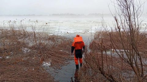 ❗На Волге в районе Козьмодемьянска и Коротней началась подвижка льда. Выше переправы открытая вода. Выход на лёд невозможен, предупреждают спасатели Марийской аварийно-спасательной службы. Такая же ситуация в районе п.Юрино.