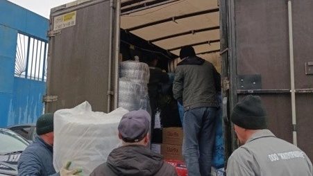 Три тонны гуманитарного груза доставлены из Козмодемянска в Луганскую Народную Республику.