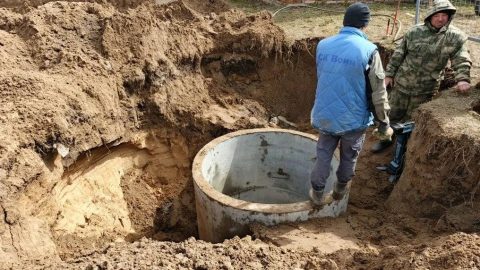 Продолжается реконструкция инженерных сетей и объектов водоснабжения на территории города. Общий объём инвестиций в рамках проекта составит 237,2 млн рублей, из которых 173,1 млн — средства федерального бюджета.